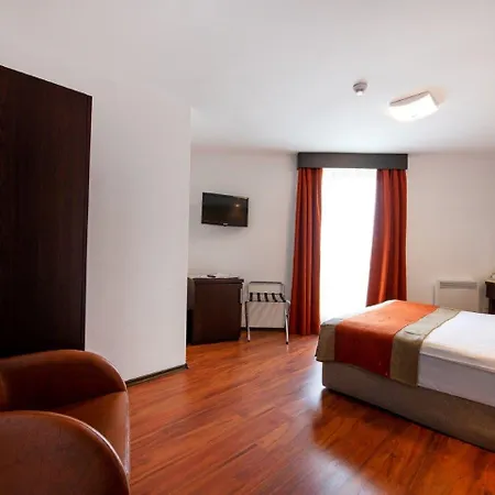 Hotel Duke Armeneasca Center