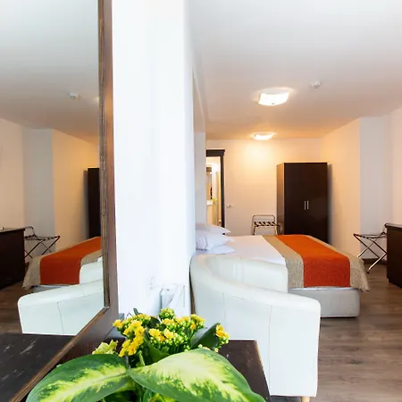 Duke Armeneasca Center فندق 3*