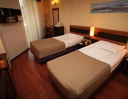 Duke Armeneasca Center - Ex Tempo Hotell