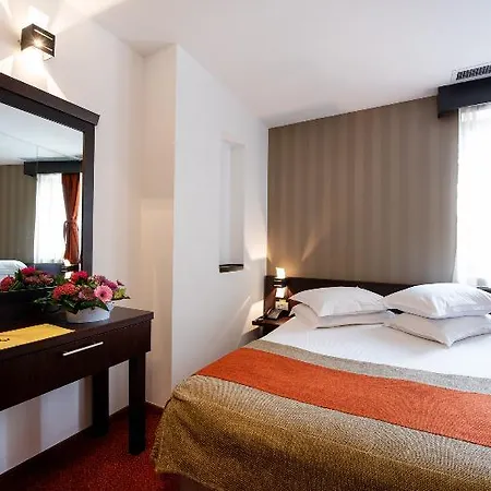 Hotel Duke Armeneasca Center