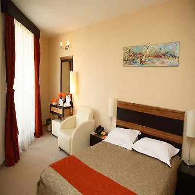 Hotell Duke Armeneasca Center - Ex Tempo 3*