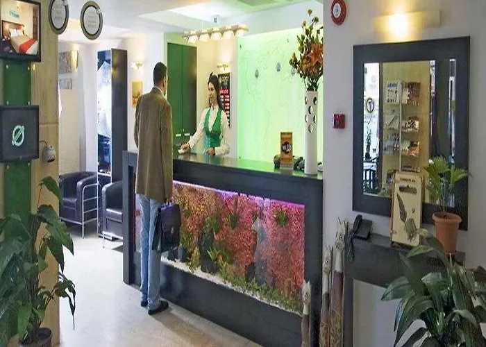 Hotell Duke Armeneasca Center