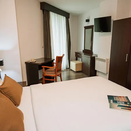 호텔 Duke Armeneasca Center