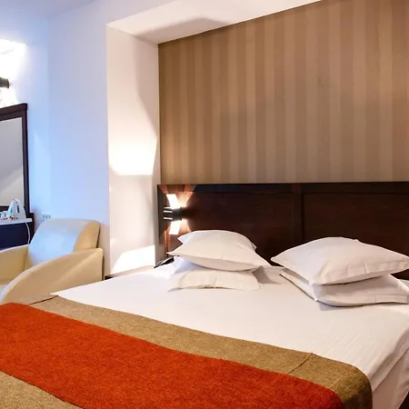 Hotel Duke Armeneasca Center - Ex Tempo 3*