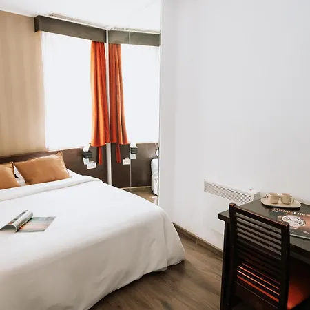 Duke Armeneasca Center מלון 3*