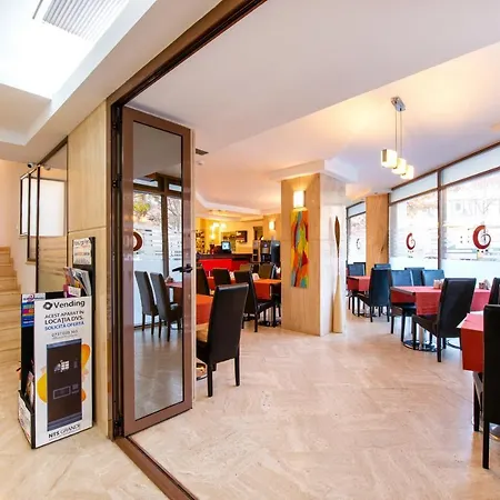 Duke Armeneasca Center מלון