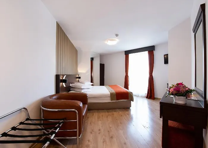 Duke Armeneasca Center Hotell 3*